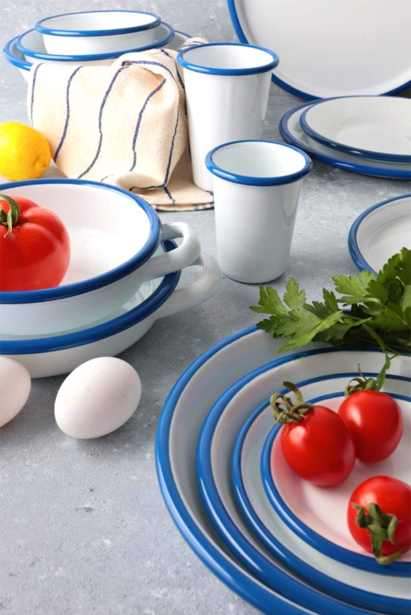 2026 Butik Emaye Yemek Takımı Trendleri: Zamansız Mavi Beyaz Emaye Seti